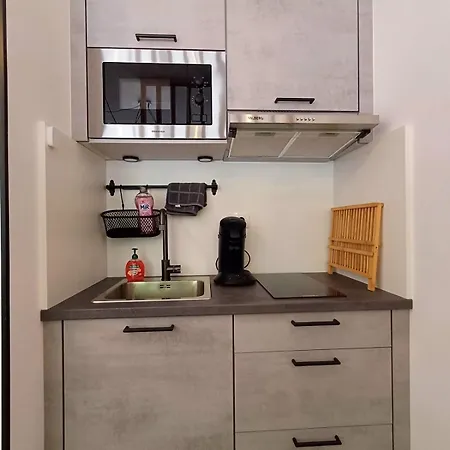 The Brut - Avenue De Champagne *