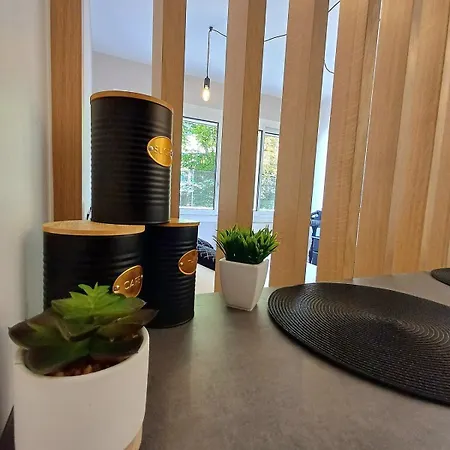 The Brut - Avenue De Champagne *