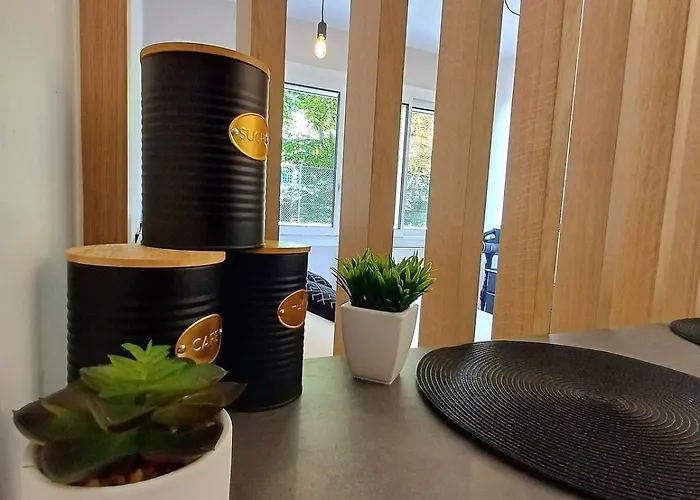 The Brut - Avenue De Champagne *