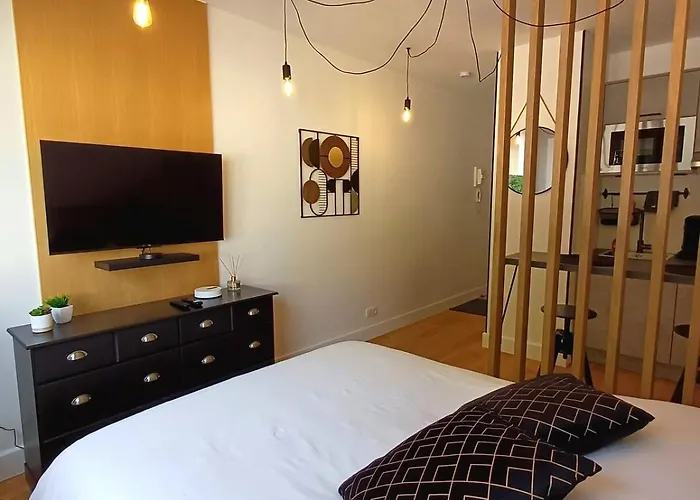 The Brut - Avenue De Champagne アパート エペルネー